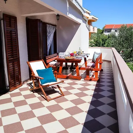 Sea Wa Ve Apartment *