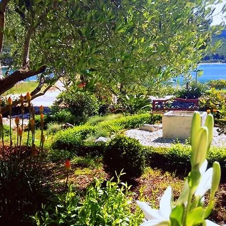 Sea Wa Ve Apartment